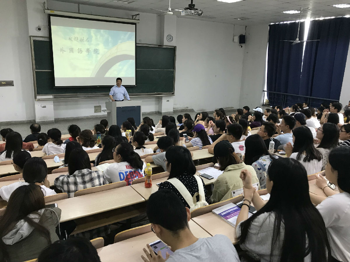 陈俊怀副书记.jpg